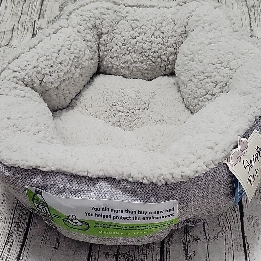 NWT Eco-Friendly Gray Pet Bed